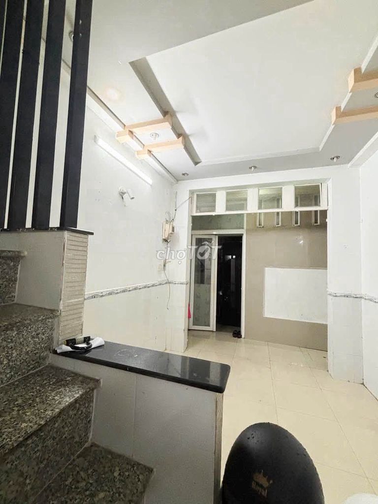 Renting the entire district of three bedrooms, two bedrooms, three-watch alleys.
