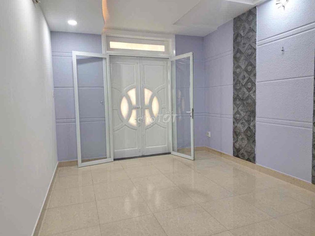 Rent a new building, Lê Thúc Hoạch.