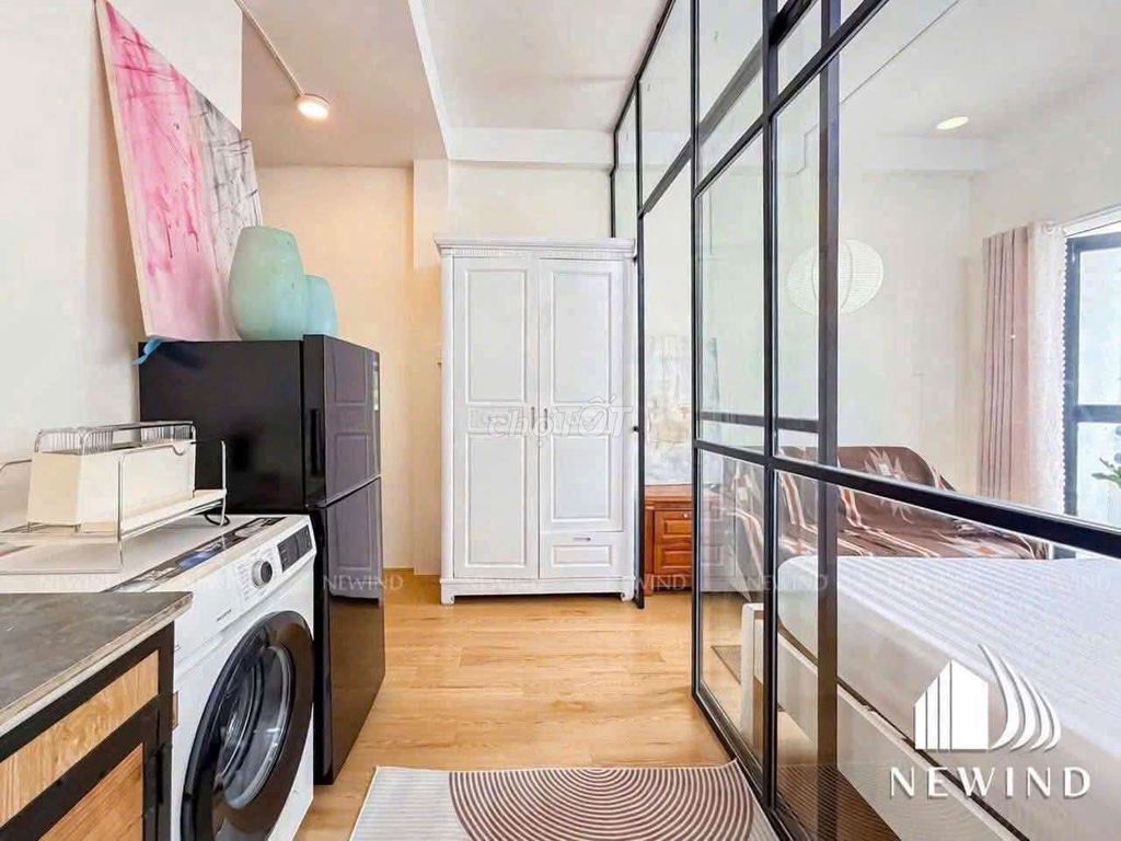 Open the apartment near the bridge.