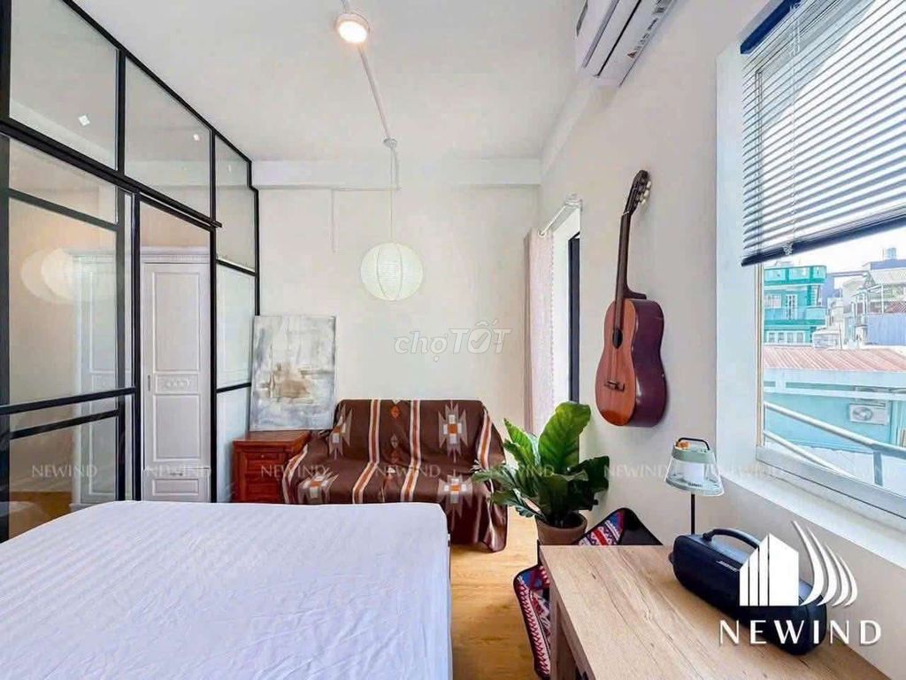 Open the apartment near the bridge.