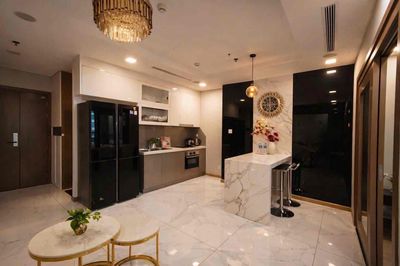 Rent a suite of advanced interiors.