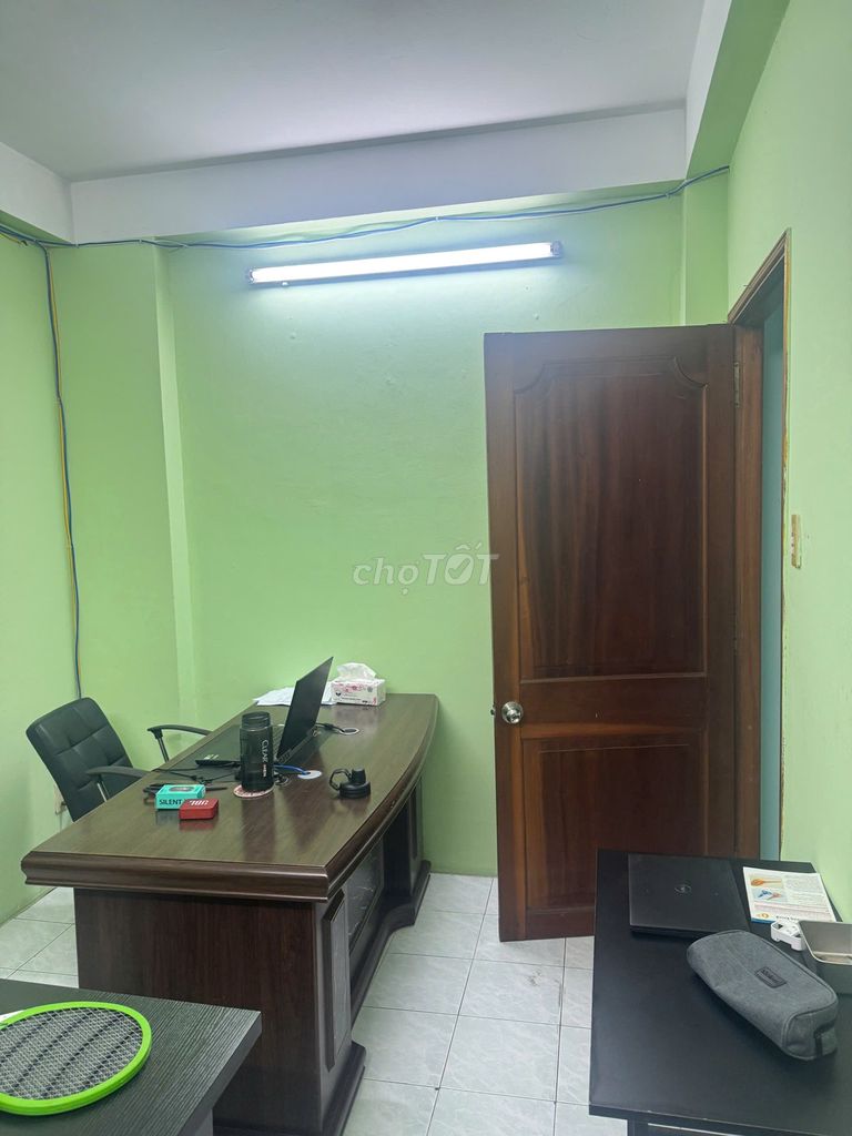 Rent the whole place  cmt8, P. Republic