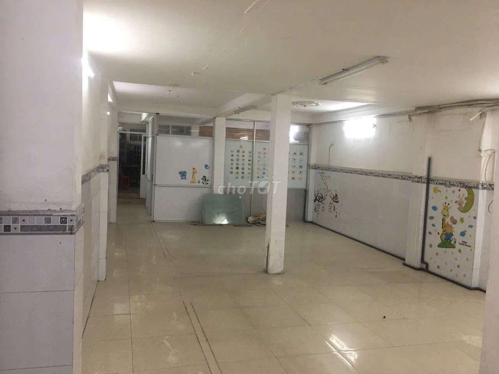 Rent Quốc lộ 50 Cash House, Flatland - 6 x23 meters, 3 floors, 4 bedrooms