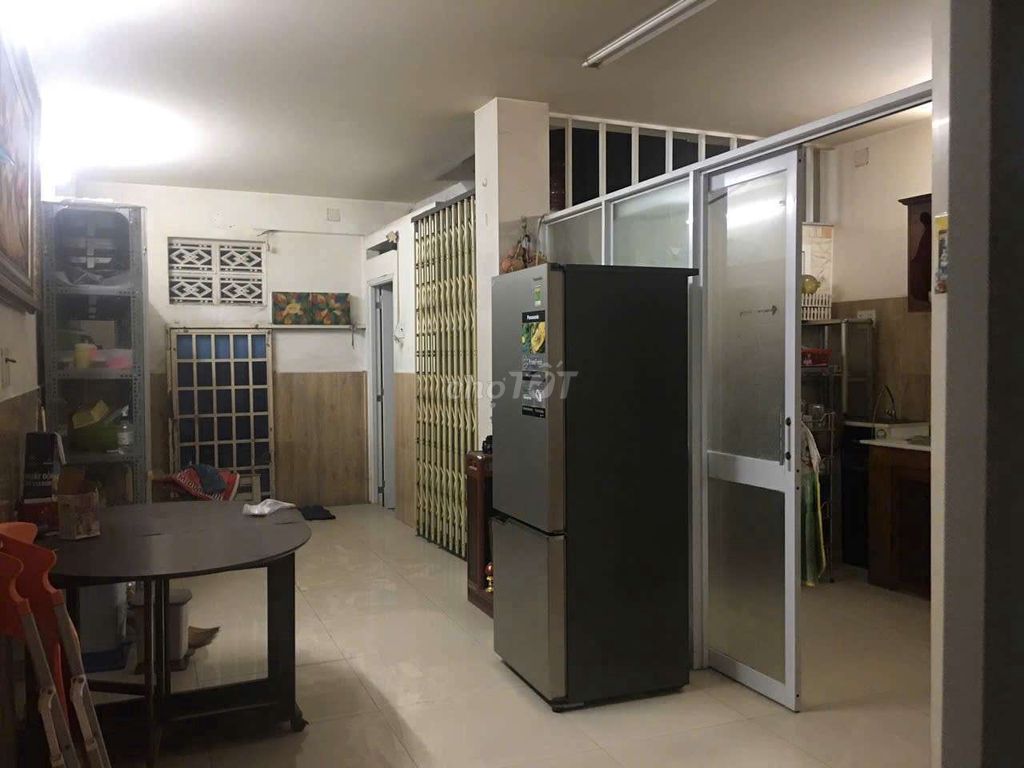 Rent Quốc lộ 50 Cash House, Flatland - 6 x23 meters, 3 floors, 4 bedrooms