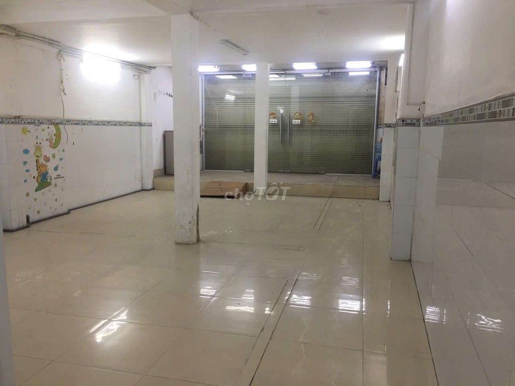 Rent Quốc lộ 50 Cash House, Flatland - 6 x23 meters, 3 floors, 4 bedrooms