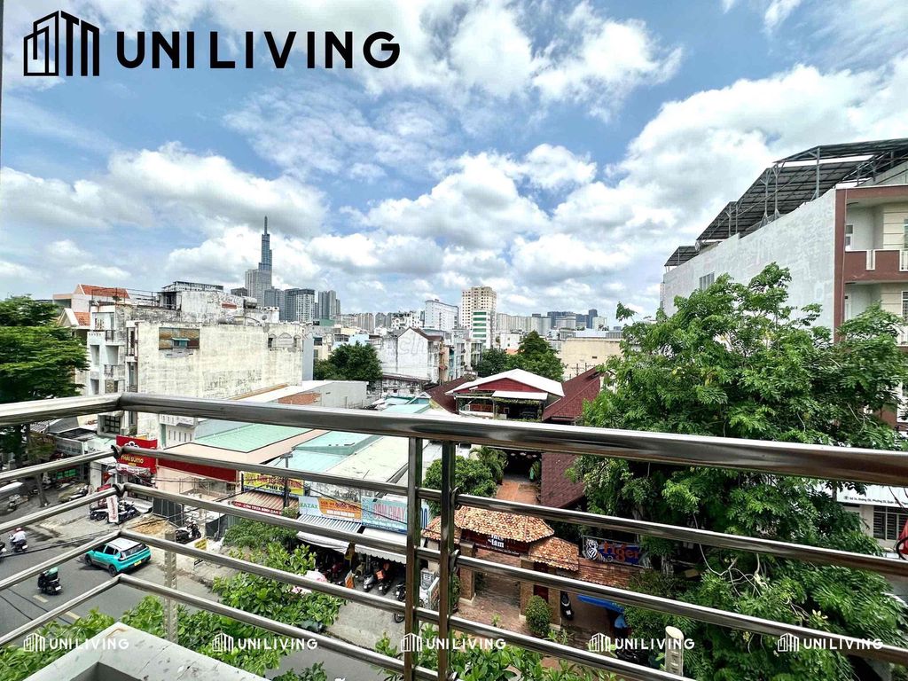 Super pretty balcony room -- police, uth, hutech, walk to school!