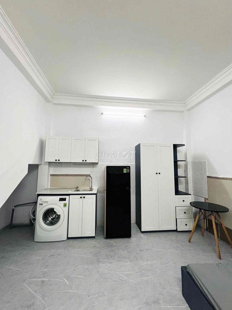 The owner rented his own hotel room for 30 meters of drying machines.