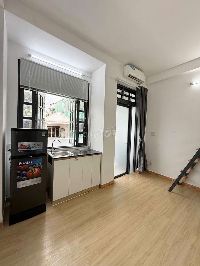 Rent a room with an internal security guard