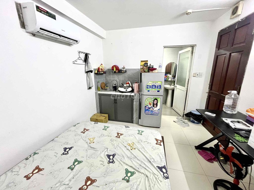 Hire Studio Full Seven, Seven Kings, United Hospital.