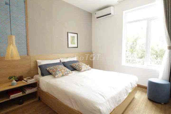 A kitchen bedroom, super balconies, super chills.