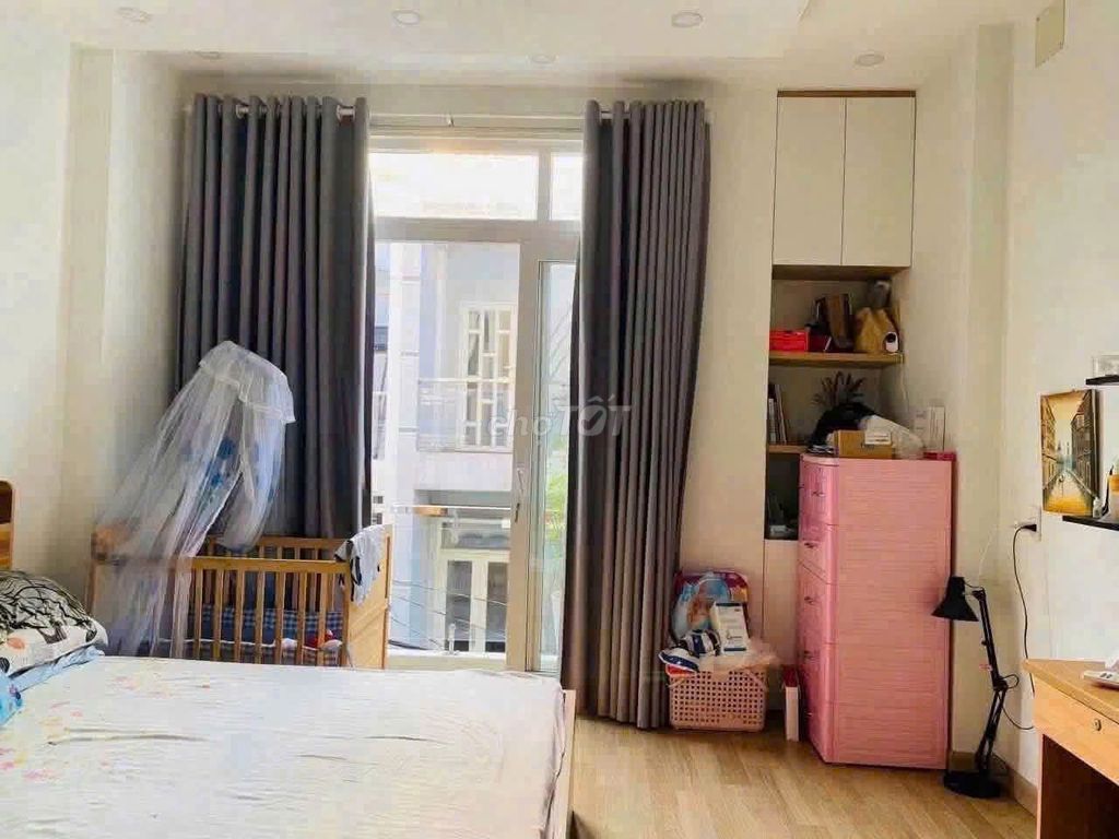 Hire the 4th floor of the Otranium 4 bedroom 5 full-trant toilet near the Great House