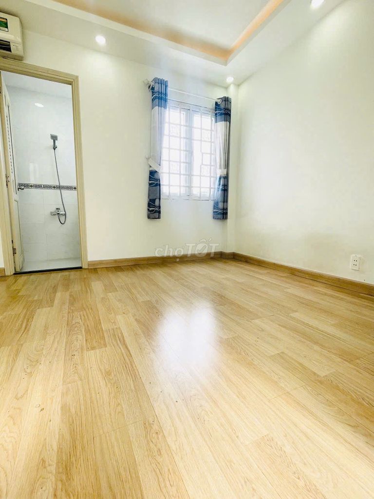 Hire the 4th floor of the Otranium 4 bedroom 5 full-trant toilet near the Great House