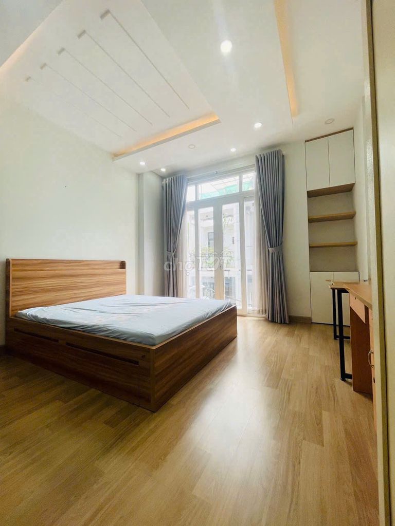 Hire the 4th floor of the Otranium 4 bedroom 5 full-trant toilet near the Great House