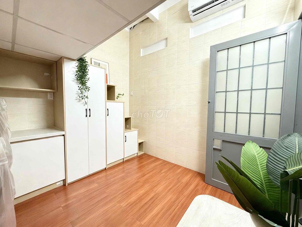 Open Phạm Văn Hai, Tân Bình . . . Just 5.5 million, S