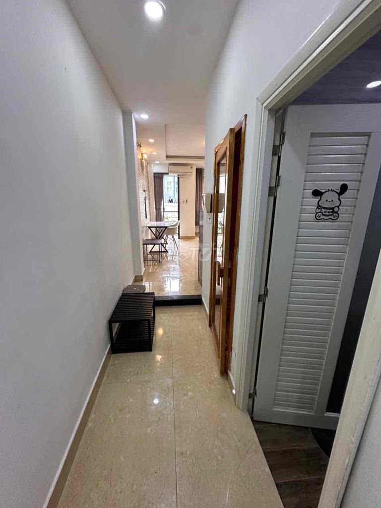 The balcony studio 40 meters near Hutech is super wide 3/3 cars.