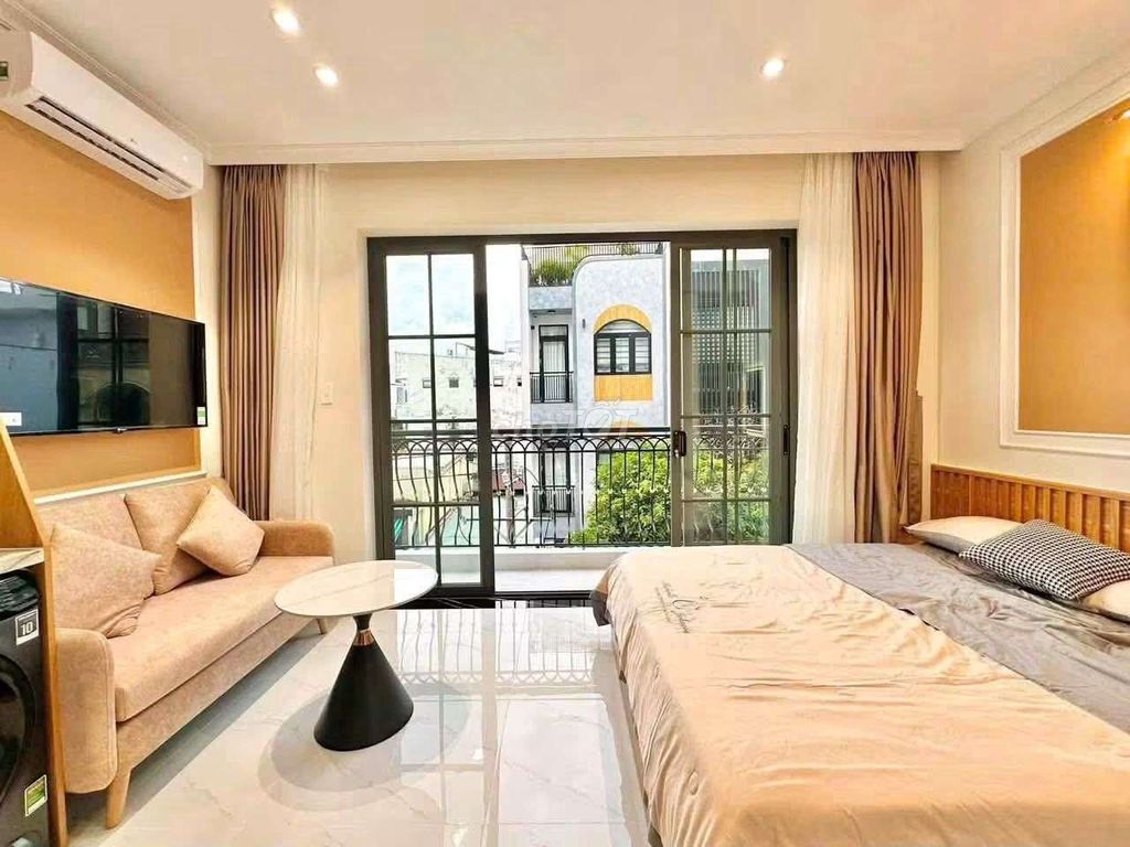 Cgo rents a super-smooth balcony studio - full interior, almost even long tomorrow