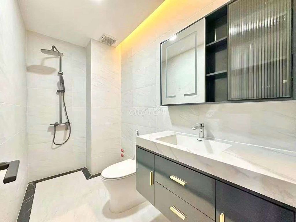 Cgo rents a super-smooth balcony studio - full interior, almost even long tomorrow