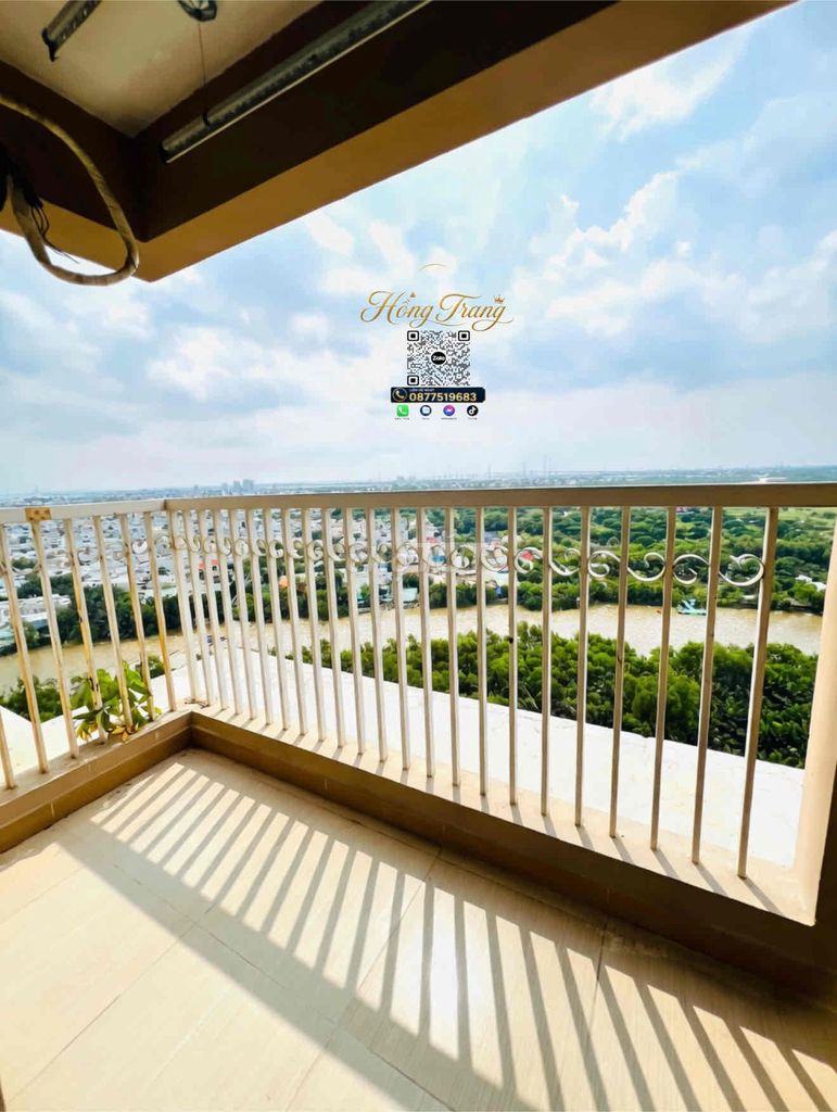 Rent the corner 92 M2 - A1 Reverside apartment revelation