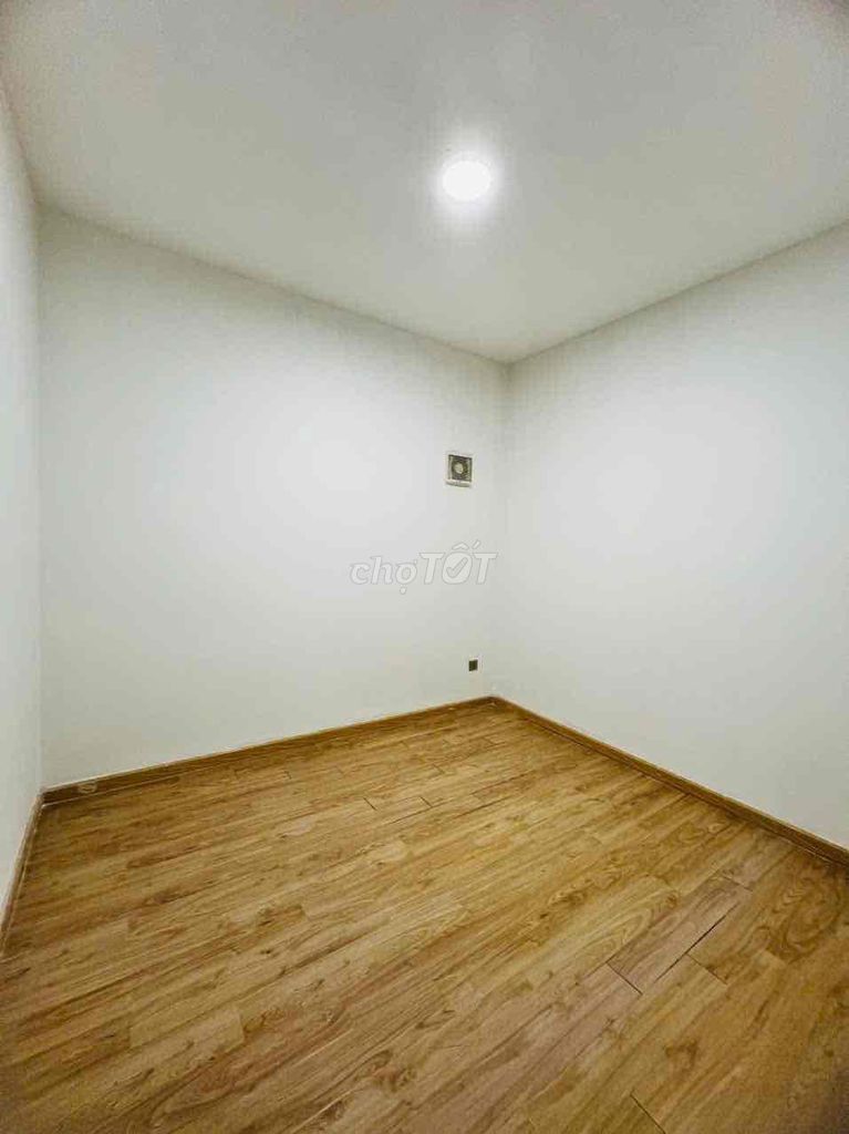 Rent the corner 92 M2 - A1 Reverside apartment revelation