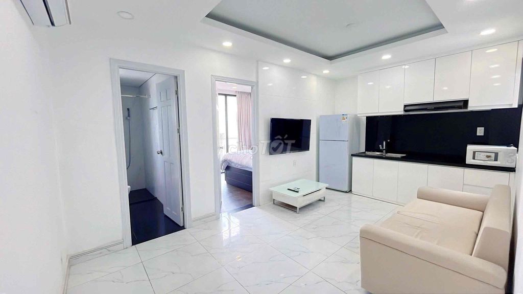 Rent the apartment. It's a 50-meter bedroom.