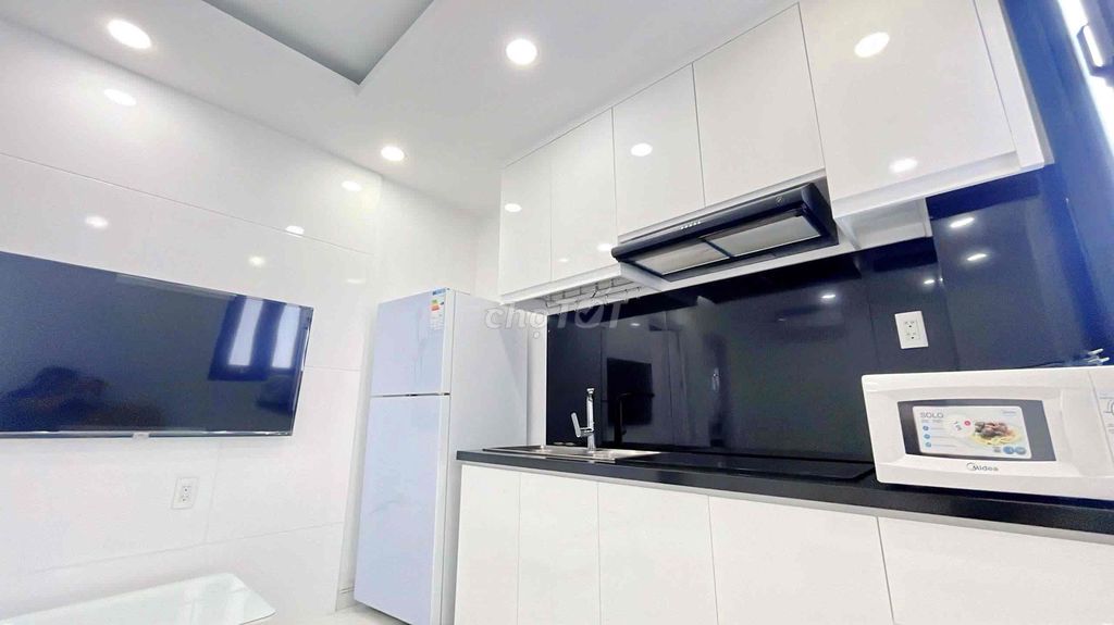 Rent the apartment. It's a 50-meter bedroom.