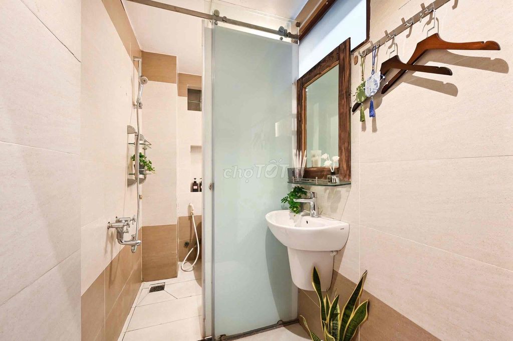Rent apartment full interior 30 M2 – Nguyễn Trung Ngạn, District 1, near