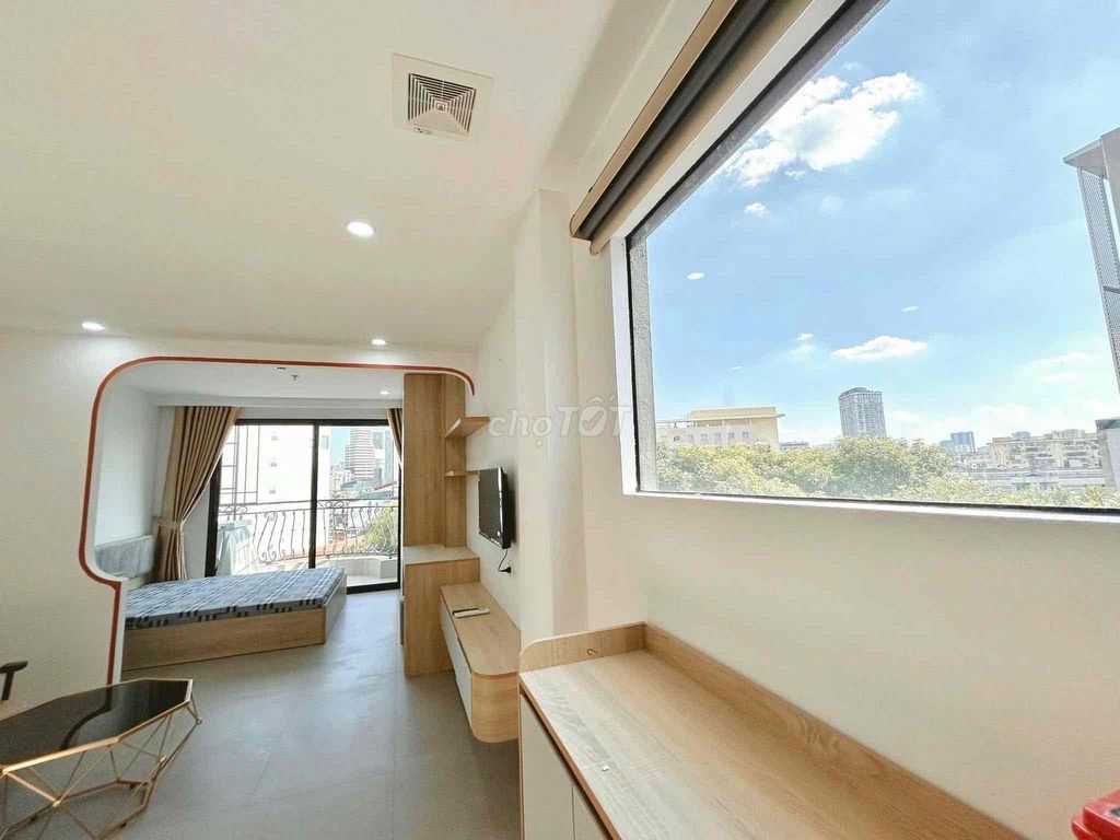 The brand new balcony studio near Tân Định.