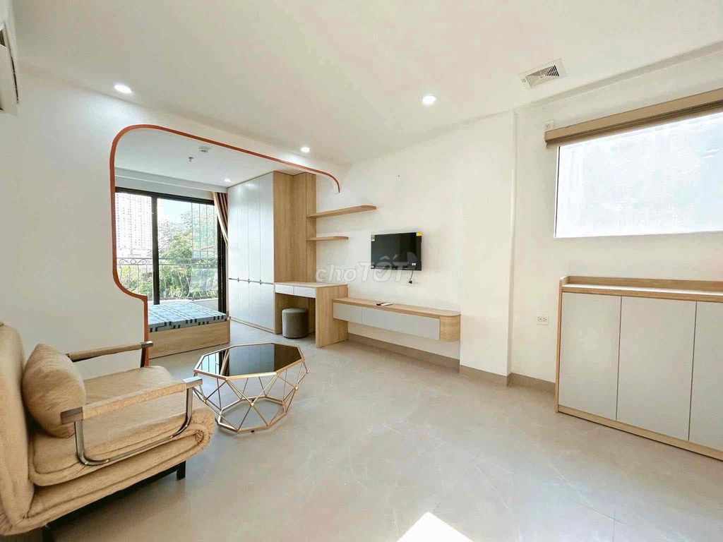 The brand new balcony studio near Tân Định.