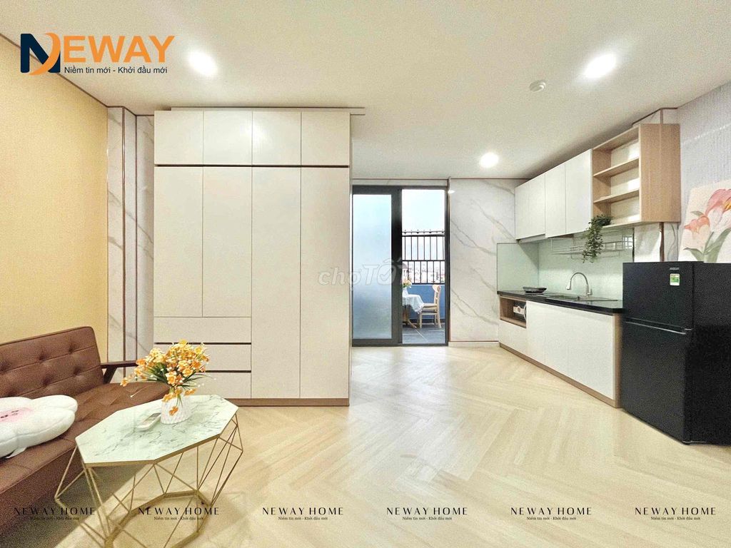 Let's rent the high-level balcony studio, get the full interior of the briefcase in right there.