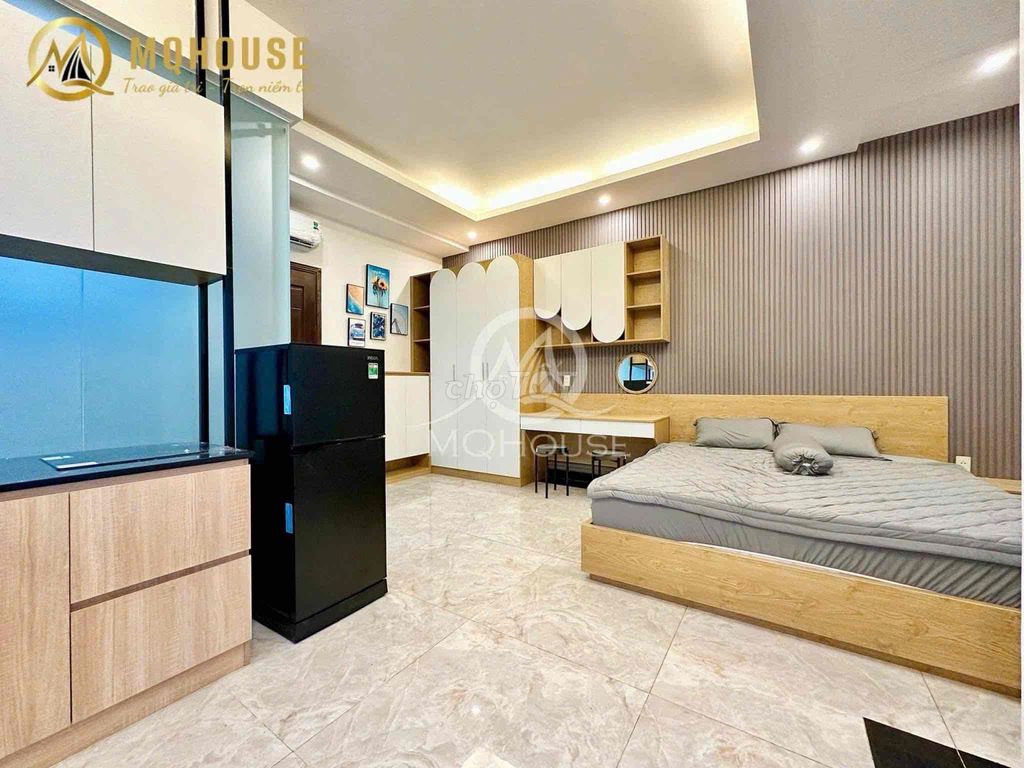 Rent a balcony studio at the very top of Tân Phú.