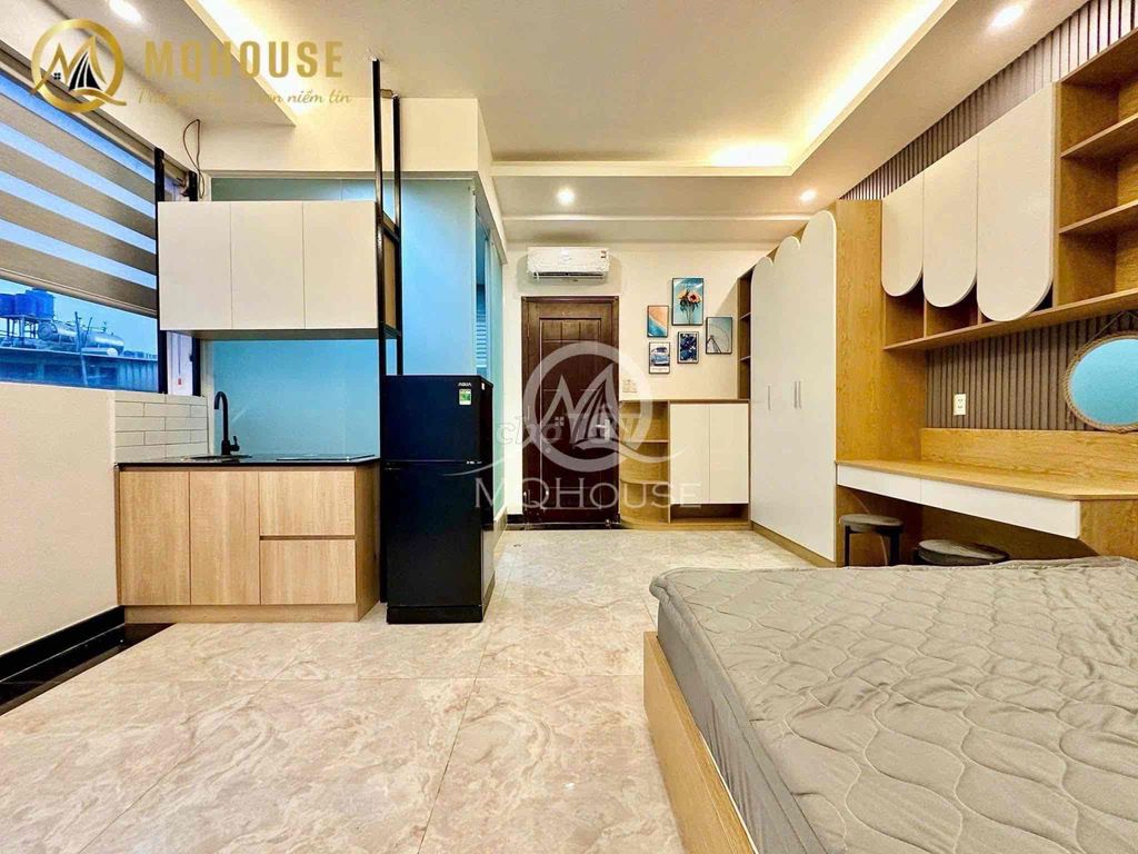 Rent a balcony studio at the very top of Tân Phú.