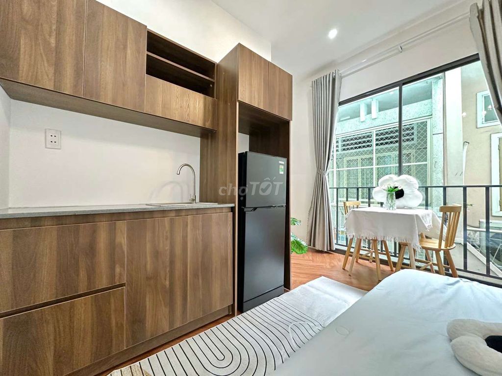 The studio apartment is near the district's spin. 1 30 meters, balcong full interior.