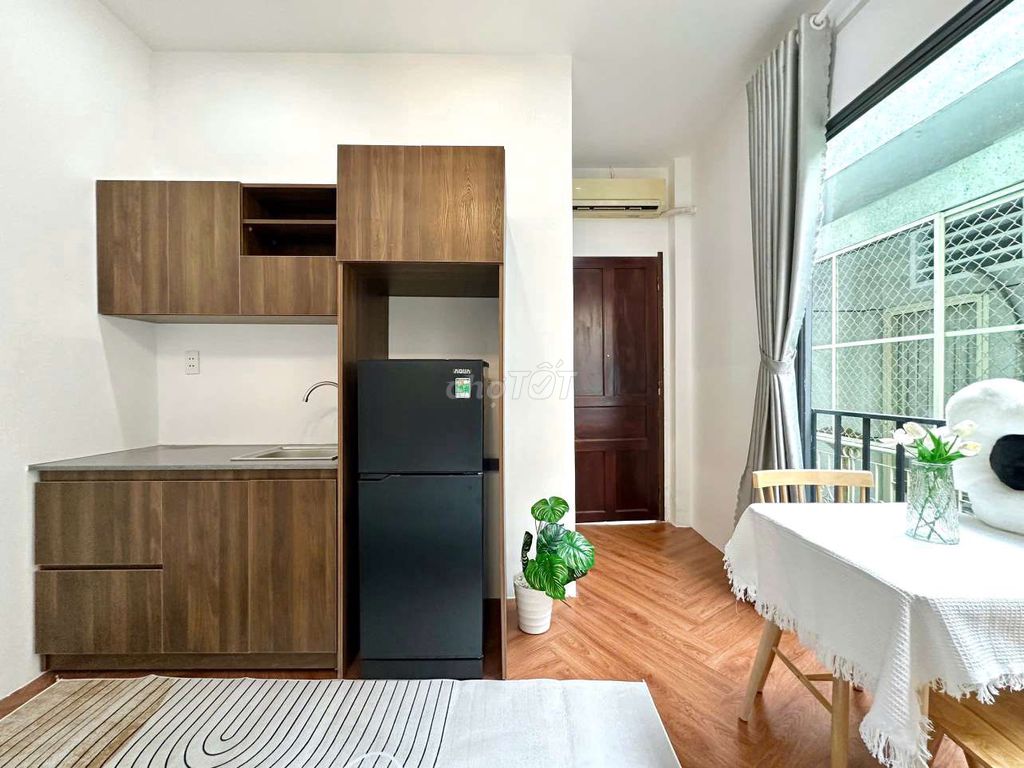 The studio apartment is near the district's spin. 1 30 meters, balcong full interior.
