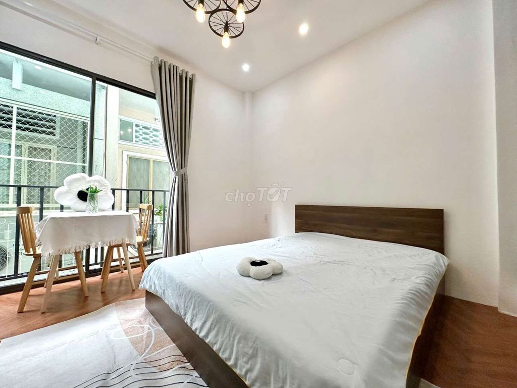 The studio apartment is near the district's spin. 1 30 meters, balcong full interior.