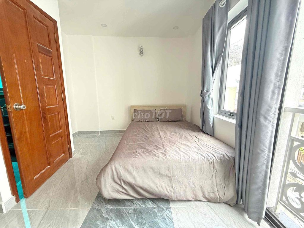 Opening the balcony studio apartment, new interior completion of District 3.