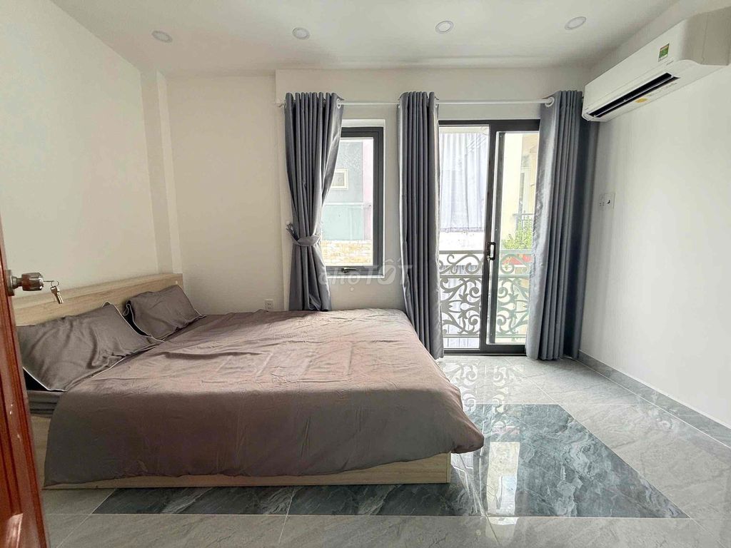 Opening the balcony studio apartment, new interior completion of District 3.