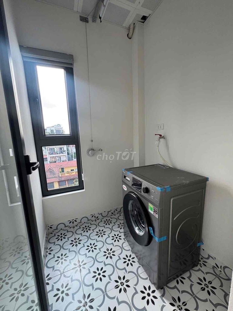 studio full interior, open-sized window near lotte mart District 7