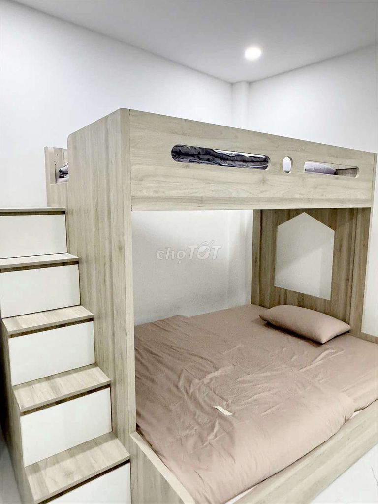 It's the owner of the new apartment building high-level furniture.