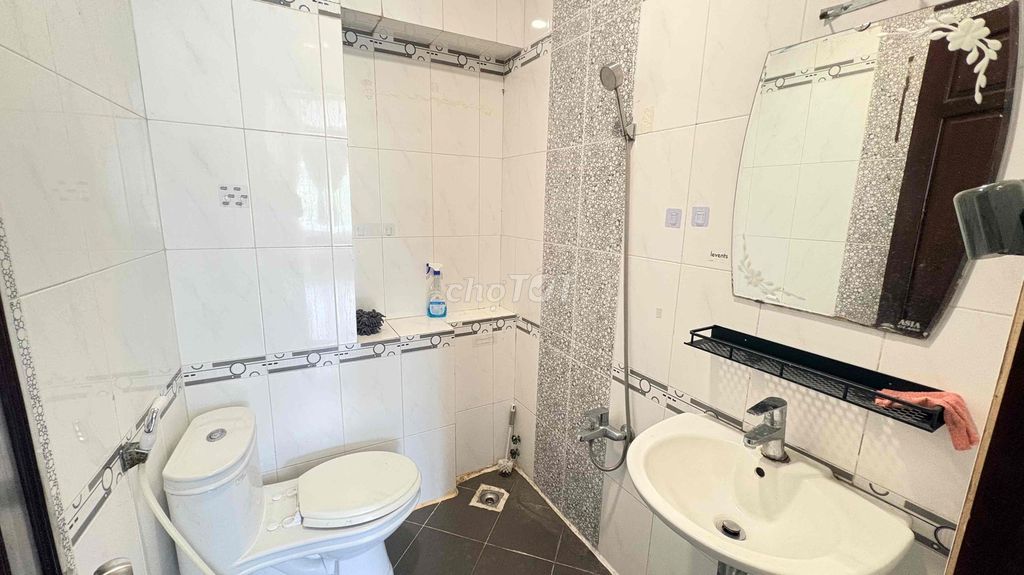 Rent the kitchen kitchenview Hoàng Sa power chill right on Tân Định.