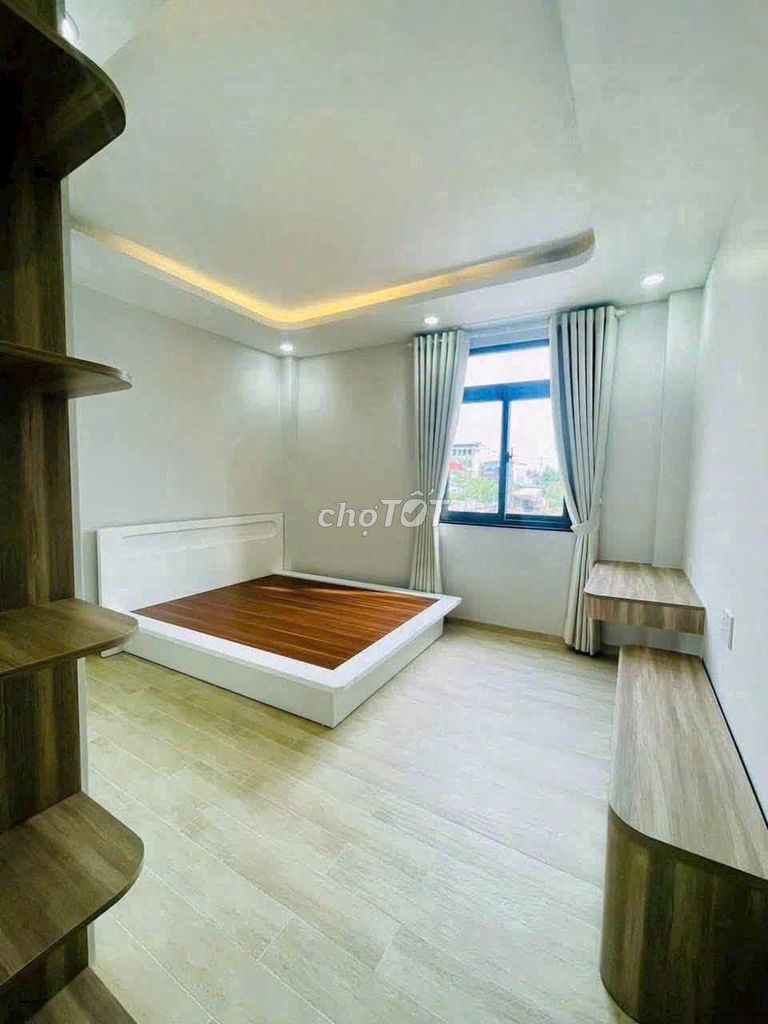 Super cheap, beautiful new house. Happy 3 stories, 4-5 bedrooms, full interior. 15 million.