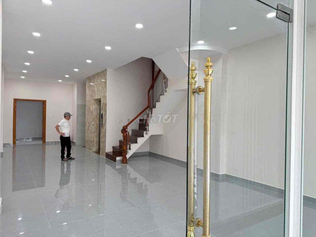 Lý Thái Tổ.4.2 x20 meters 10 bedroom 10 toilets - match office/resistence