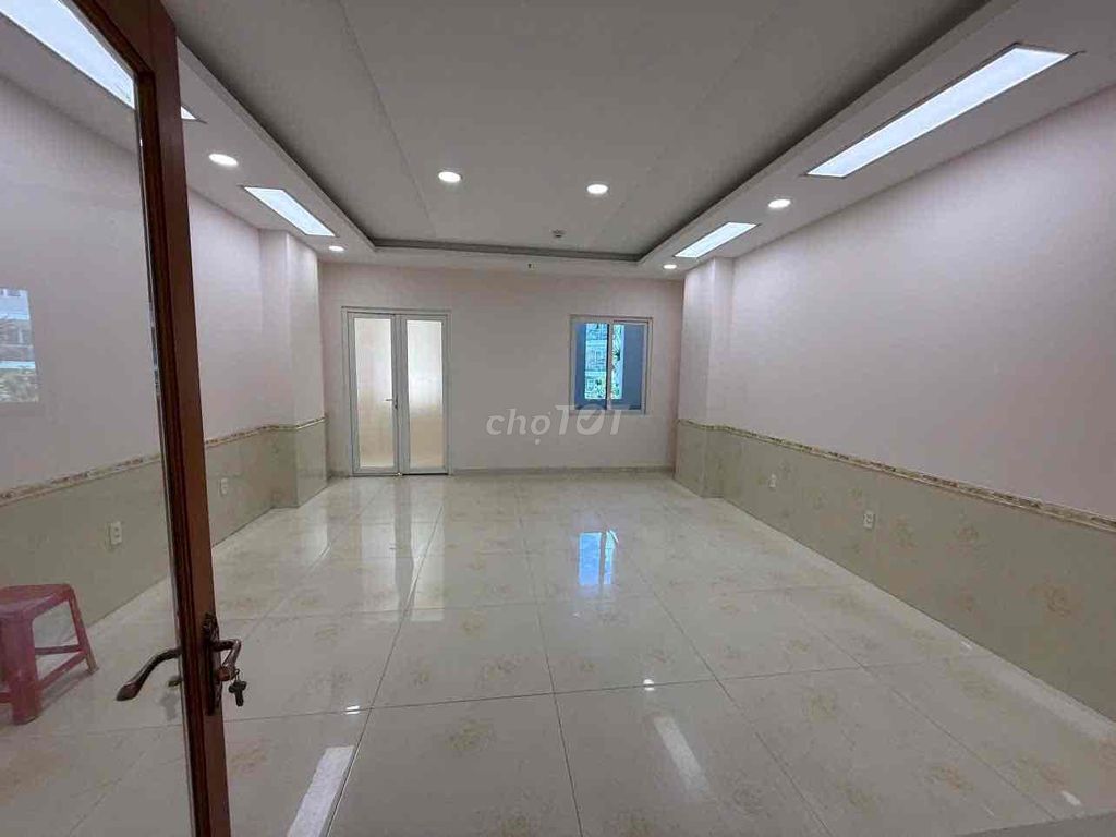 Lý Thái Tổ.4.2 x20 meters 10 bedroom 10 toilets - match office/resistence