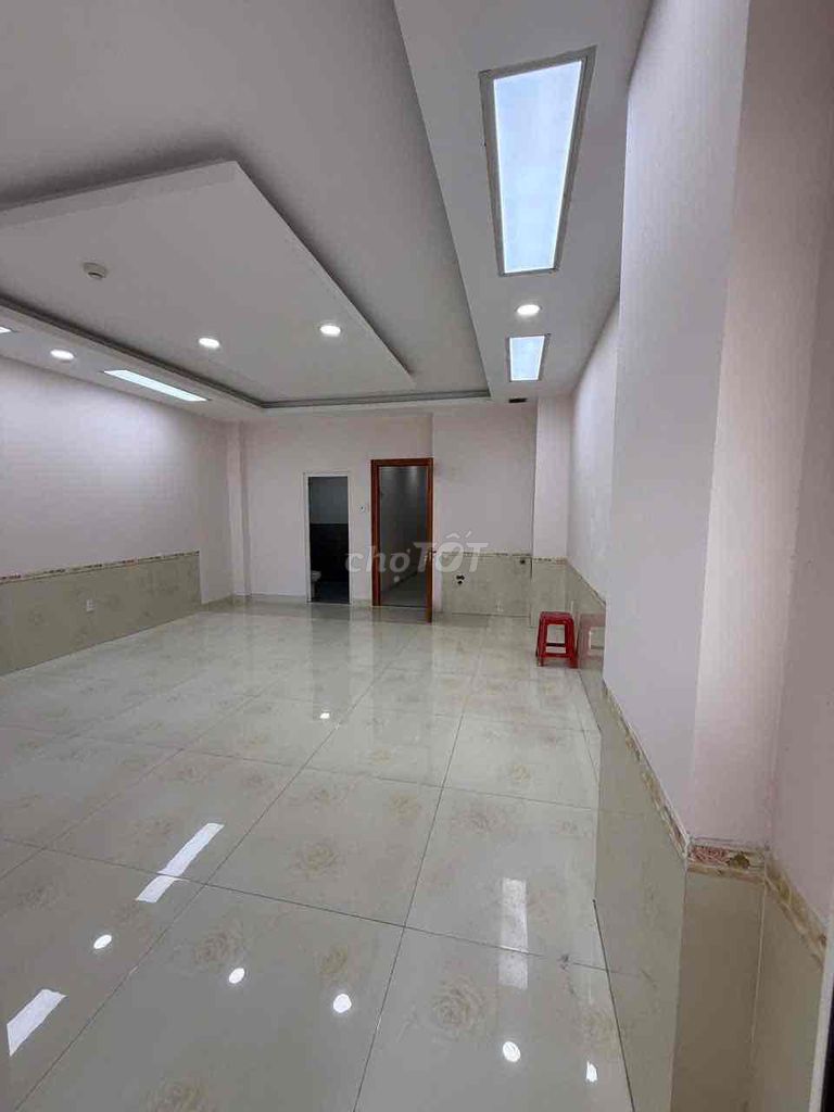 Lý Thái Tổ.4.2 x20 meters 10 bedroom 10 toilets - match office/resistence