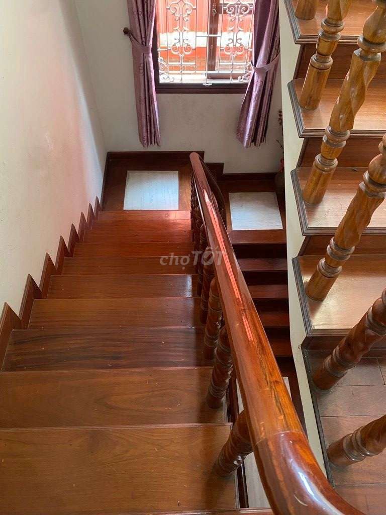 Rent the villa by the river - 3 stories down - 55 million a month.