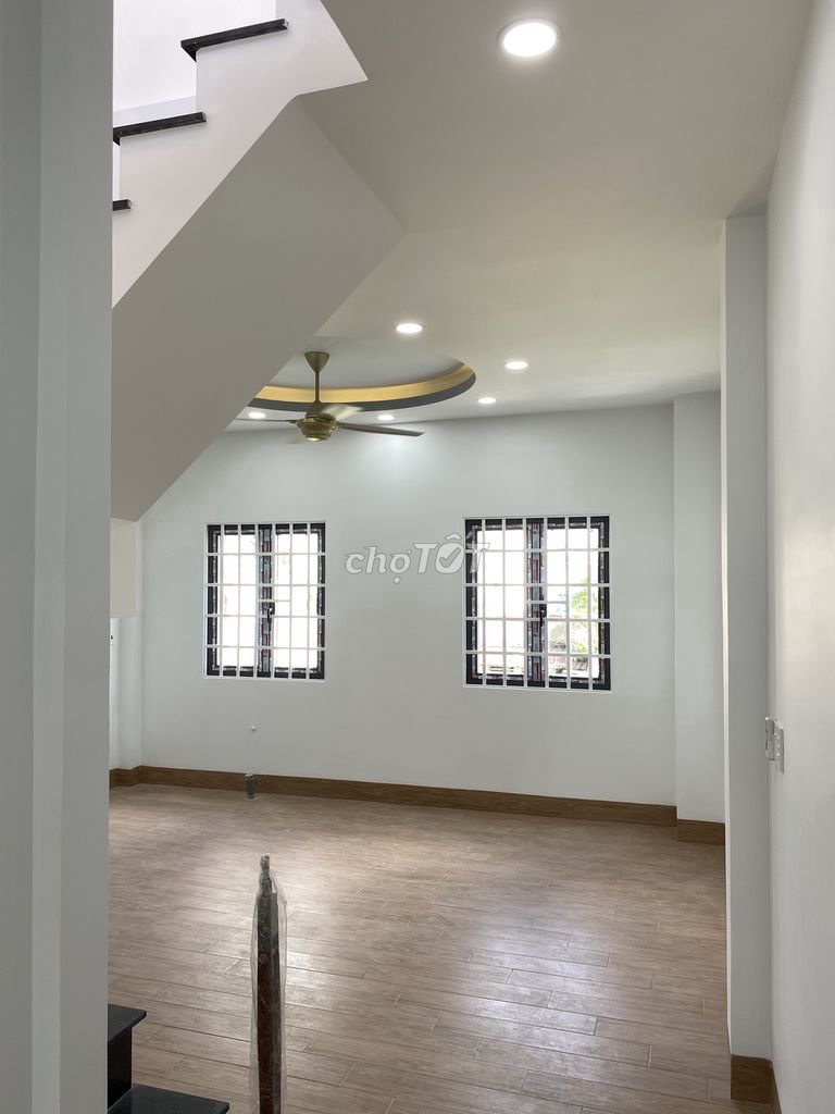 New house - 4 bedroom 2 toilets 6 Tam Phú street - right near the third church