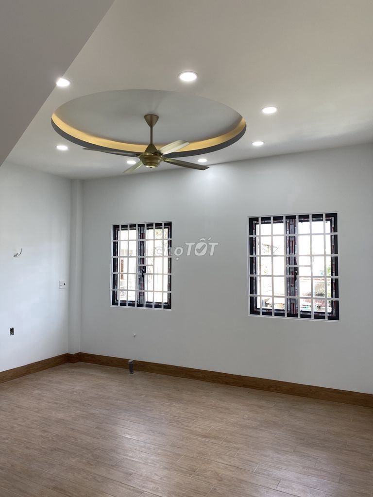 New house - 4 bedroom 2 toilets 6 Tam Phú street - right near the third church