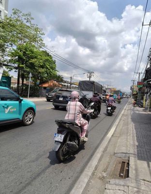 Rent a Quốc lộ 50 cash house near the 22 x 30 meters Dawn as supermarket