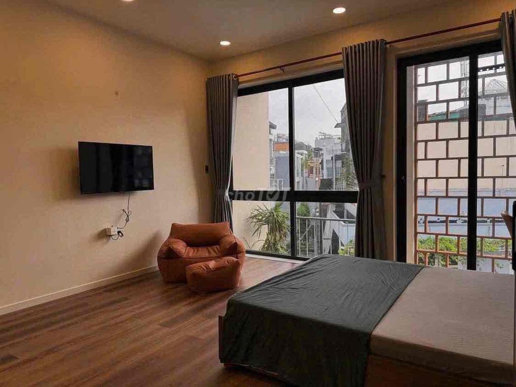local studio_conclosure right now etown Cộng Hoà_full interior