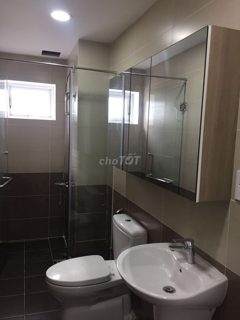 Rent a penthouse oriental plaza 685 Âu Cơ - 75 M2 (two toilets)