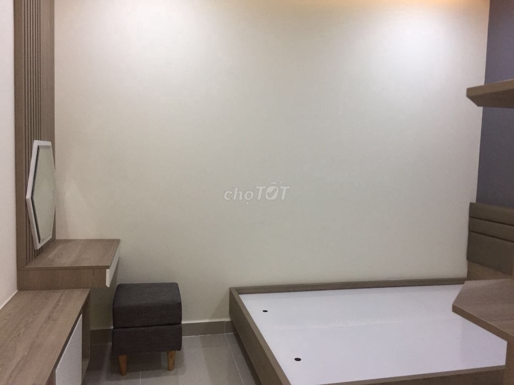 Rent a penthouse oriental plaza 685 Âu Cơ - 75 M2 (two toilets)